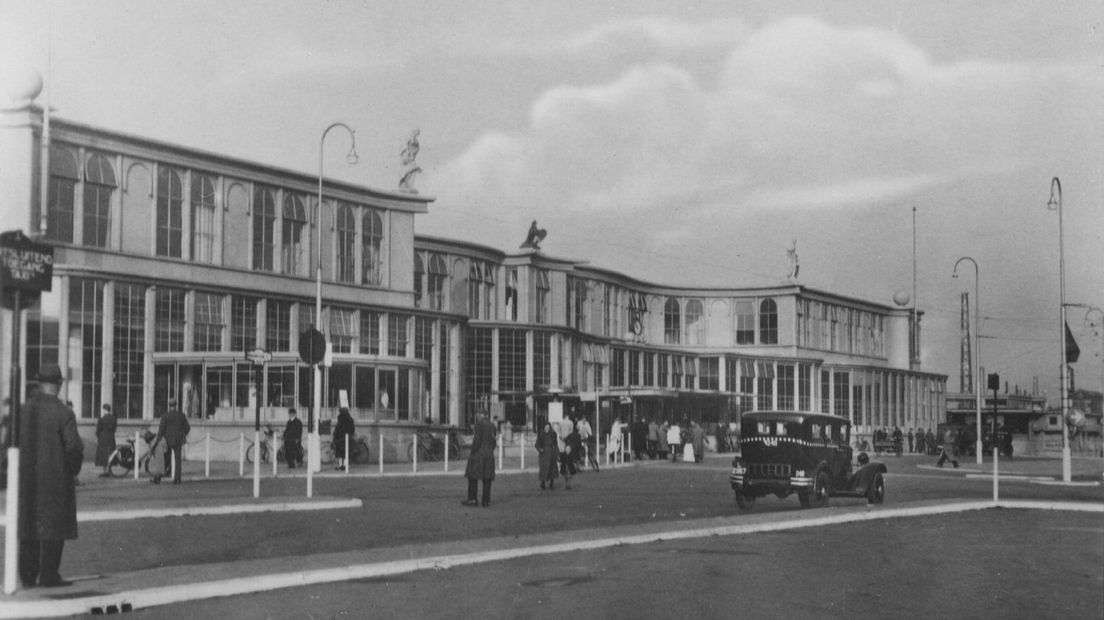 Het oude station van Van Ravesteyn werd in 1975 gesloopt.