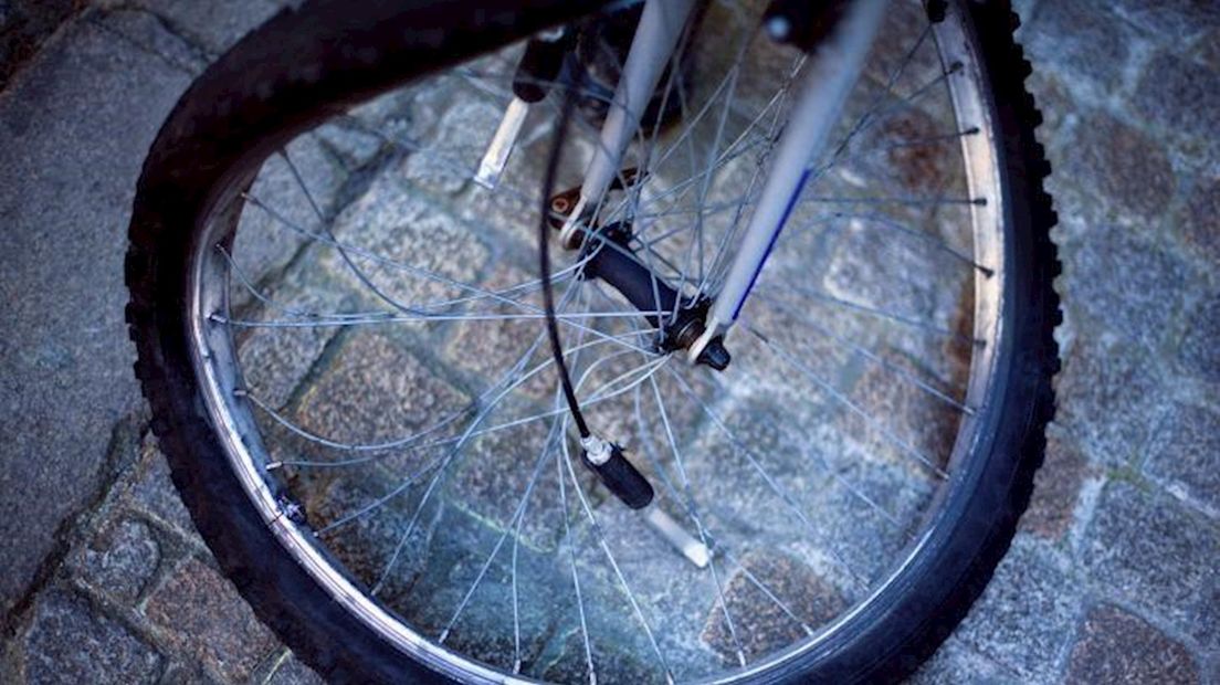 Jongen op de fiets aangereden
