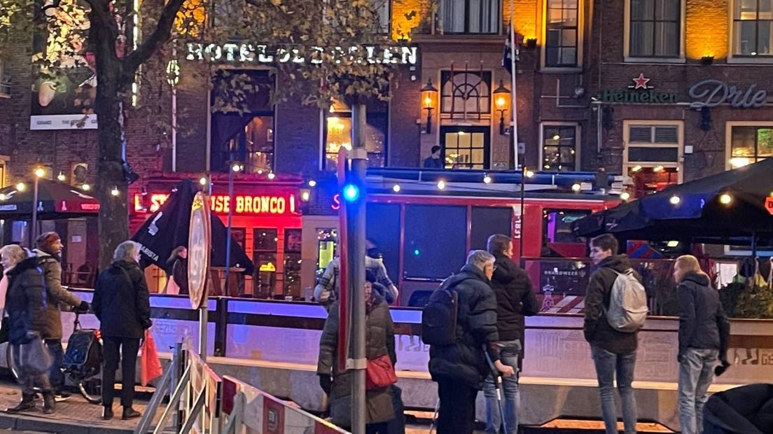 De brandweer rukte met meerdere voertuigen uit naar de Grote Markt