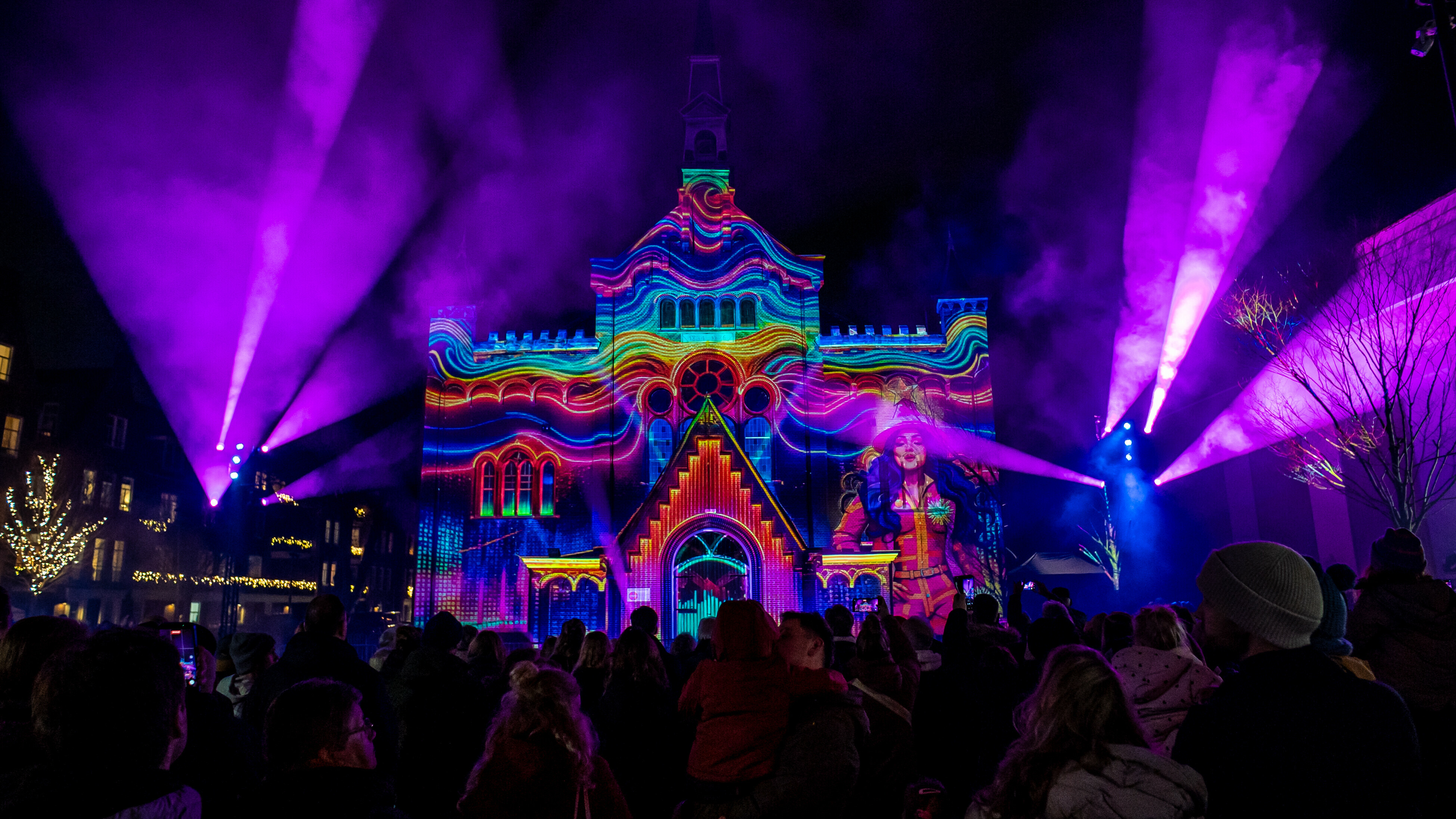 De week van Drenthe: Probleemwolf houdt provincie bezig en trekkers vereeuwigd met kaartspel