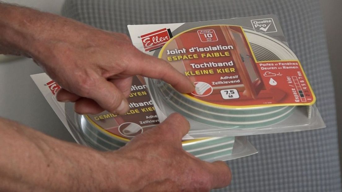 De energiebox bevat allerlei besparende maatregelen zoals tochtstrips.