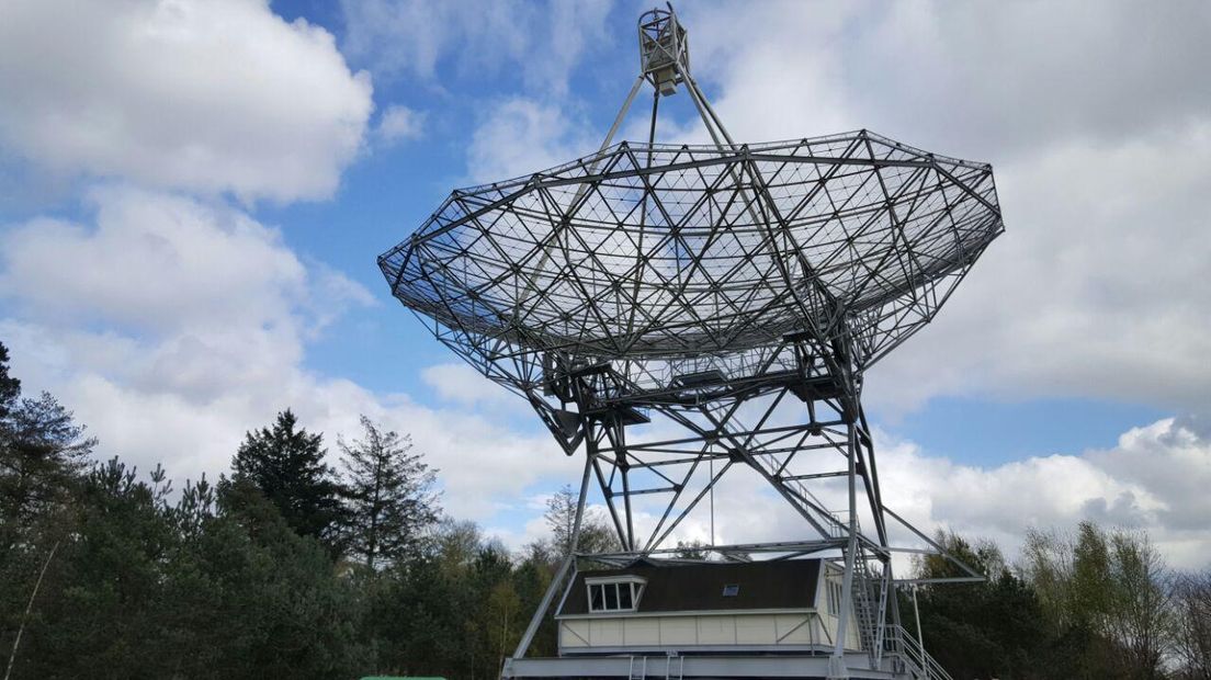 De radiotelescoop die een satelliet heeft gereanimeerd (Rechten: Nico Swart / RTV Drenthe)