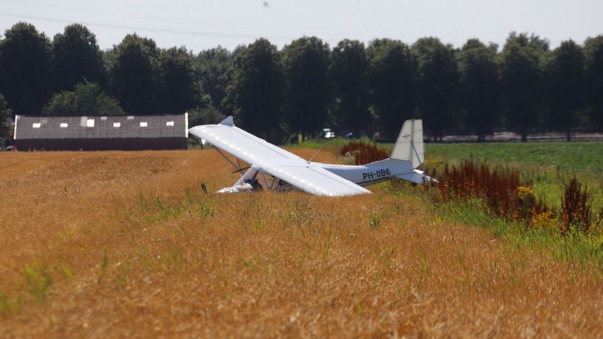 112-nieuws: Vliegtuigje crasht op akker bij Stadskanaal • Brand bij Vriescheloo