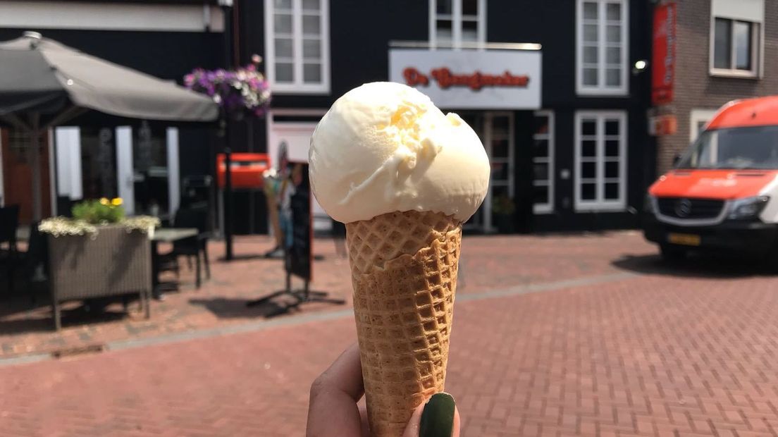 In Kruiningen betaal je slecht 1.20 euro voor een bolletje schepijs
