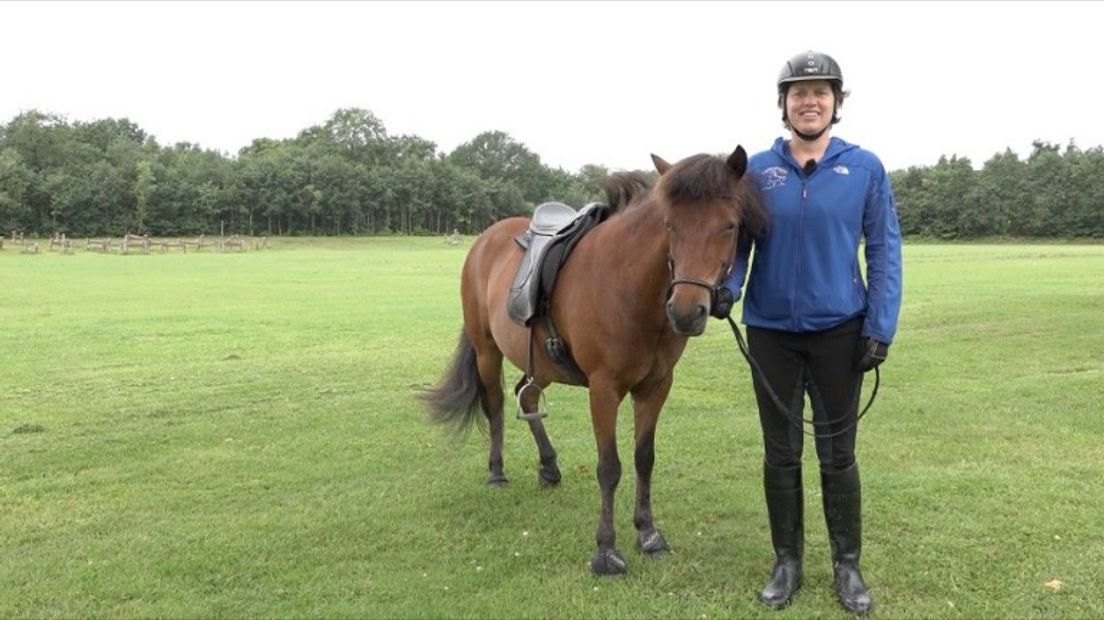 Annefloor Bouman en haar paard Kná (Rechten: Janet Oortwijn/RTV Drenthe)