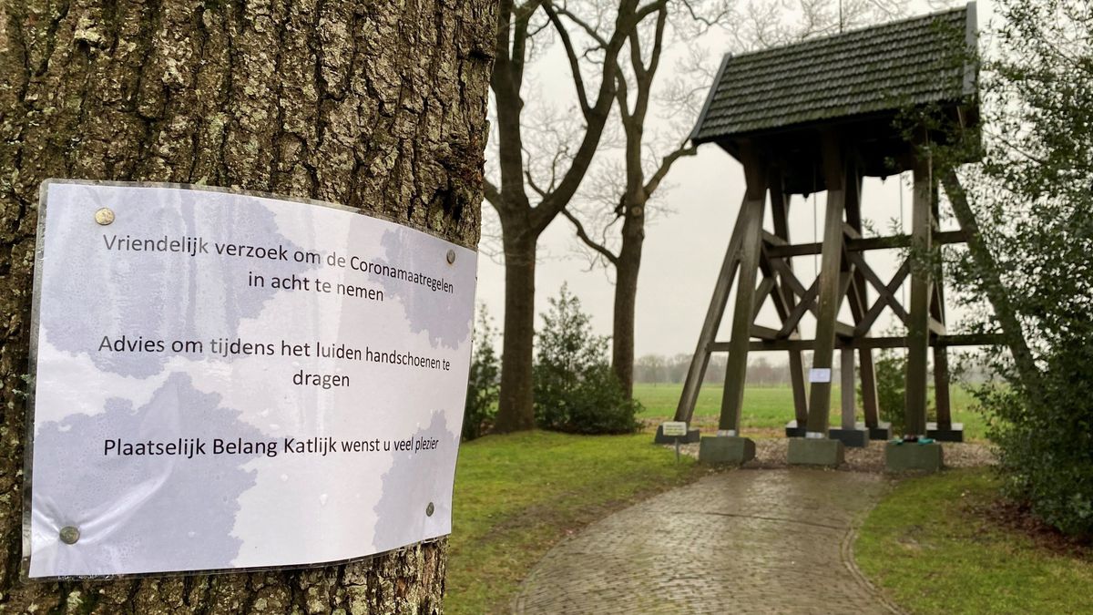 Ook in coronatijd Sint-Thomasluiden in Katlijk: maar wel met handschoenen aan