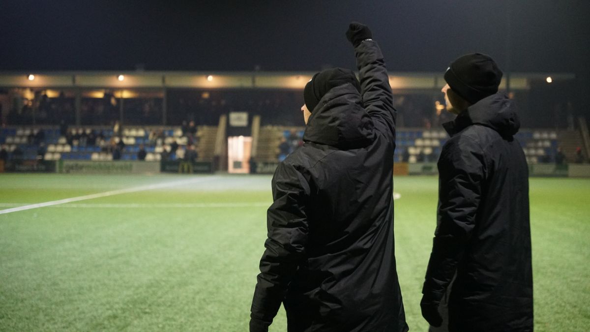 Hoogeveen toont flinke dosis veerkracht tegen Huizen: ‘Deze overwinning kwam wel uit onze tenen’