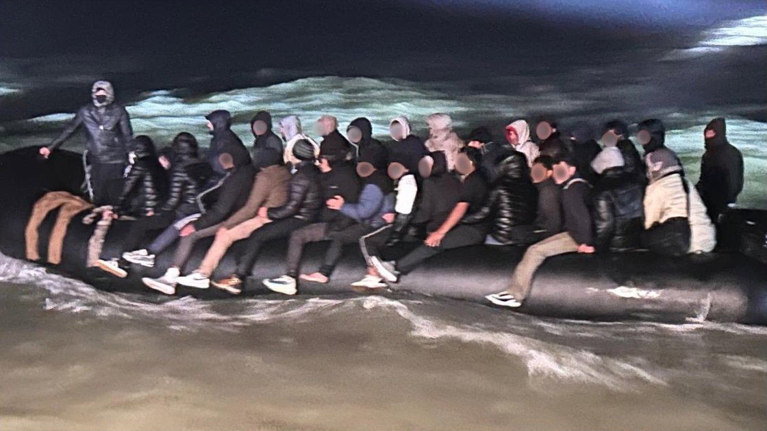 Opvarenden rubberboot Breskens komen uit Afghanistan, twee Soedanezen verdacht van mensensmokkel