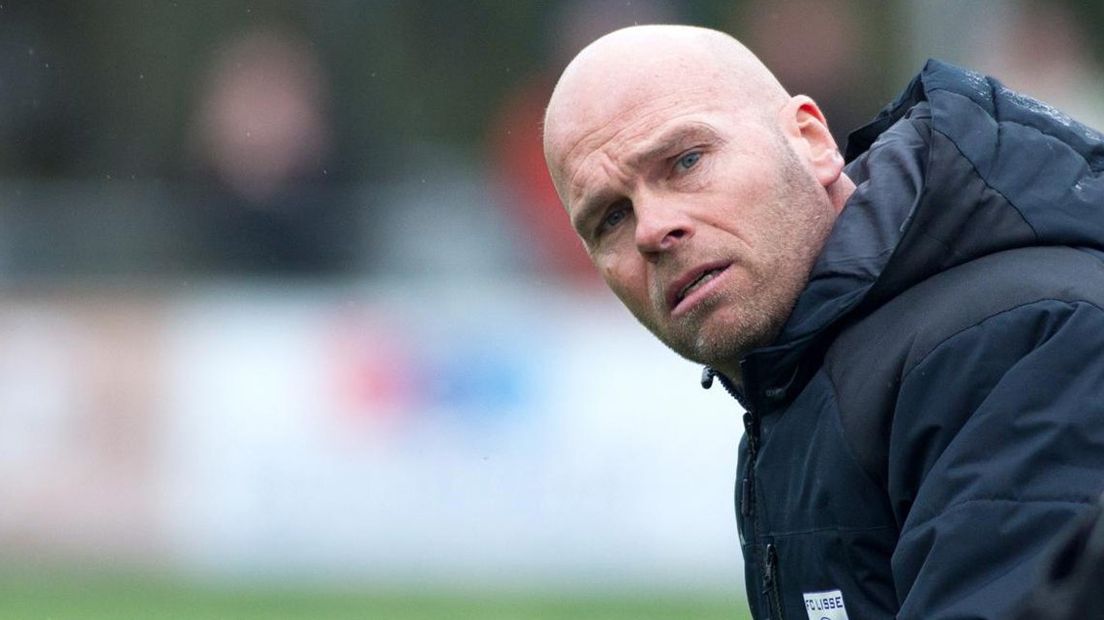 Trainer Robbert de Ruiter van FC Lisse