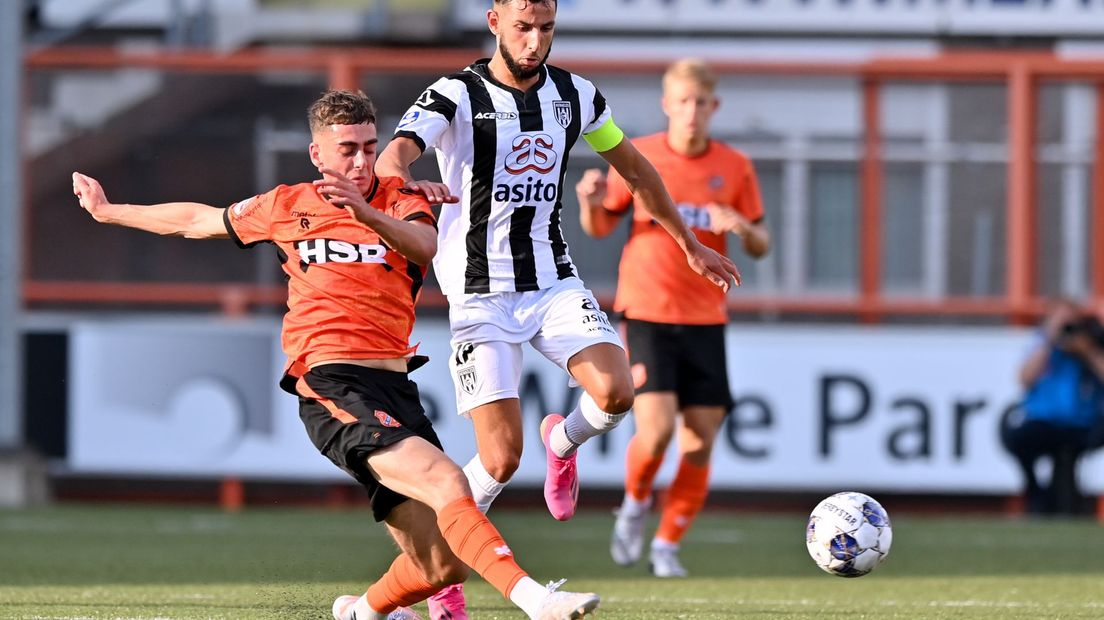 Ismail Azzaoui in het oefenduel tegen FC Volendam