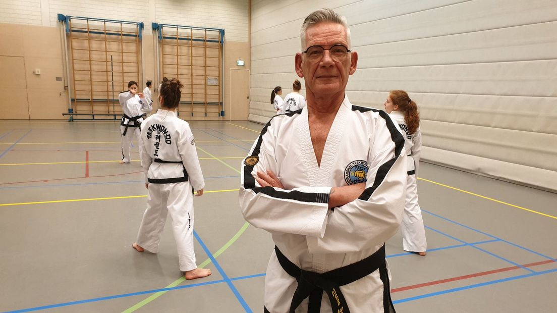 Steve Zondag tijdens een training van taekwondovereniging Suokjang