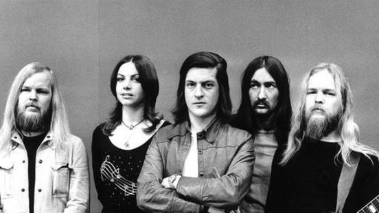 Earth & Fire-bassist Hans Ziech over Jerney Kaagman: 'Haar stem was vrij uniek' Home