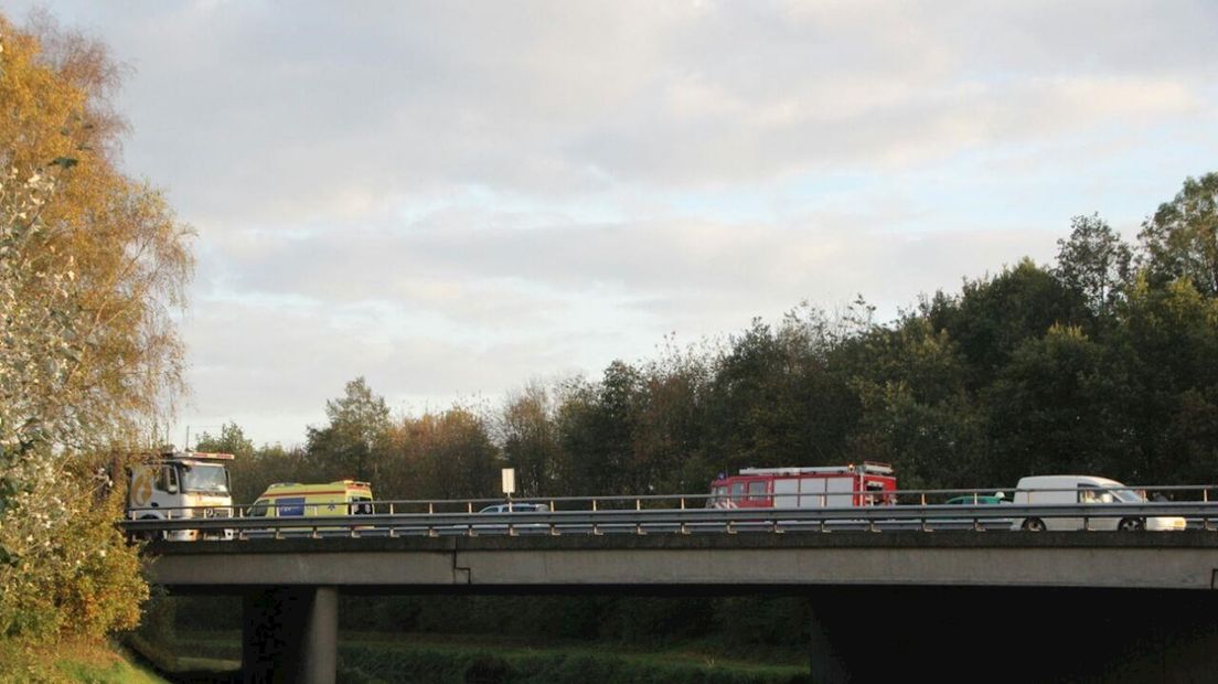 Bijna uur vertraging door ongeluk op A1 bij Bathmen, linkerrijstrook dicht