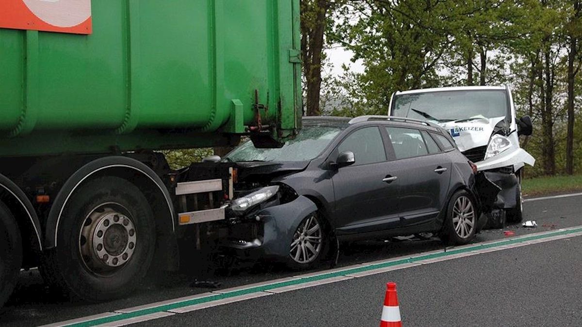 Ongelukken N36 Beerzerveld: Weg vrij, vier gewonden