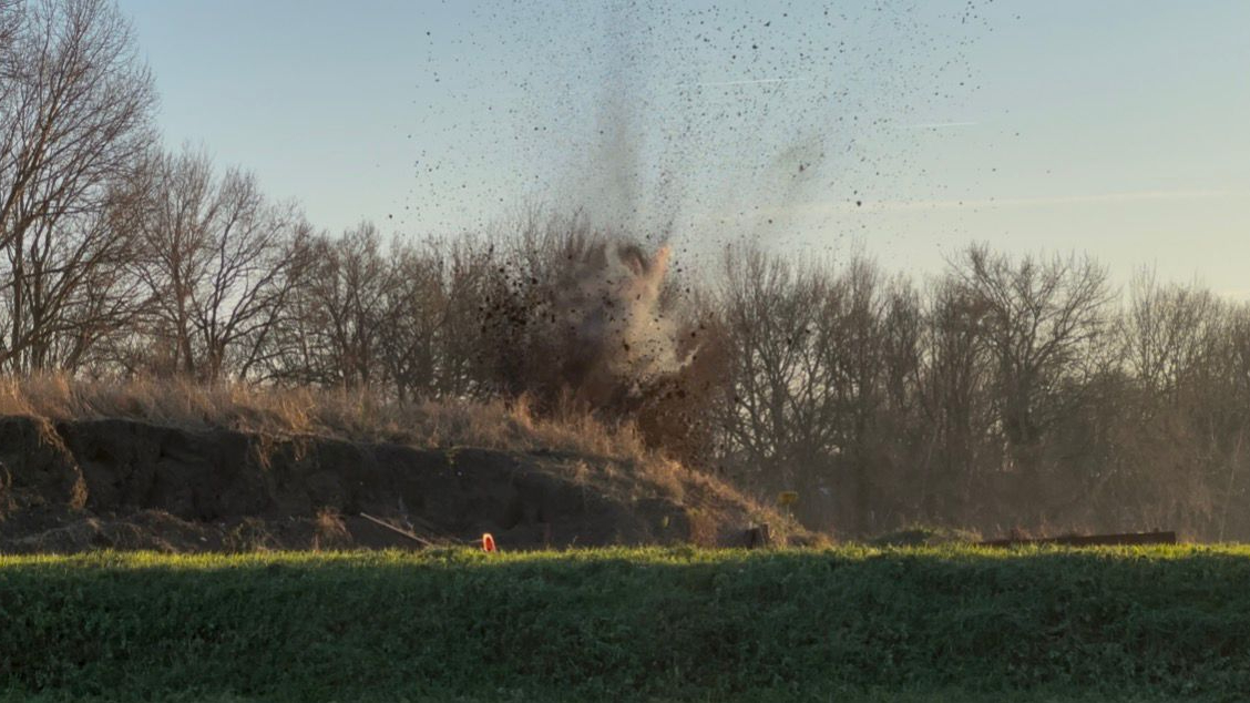 Illegaal vuurwerk tot ontploffen gebracht na vondst in woonwijk