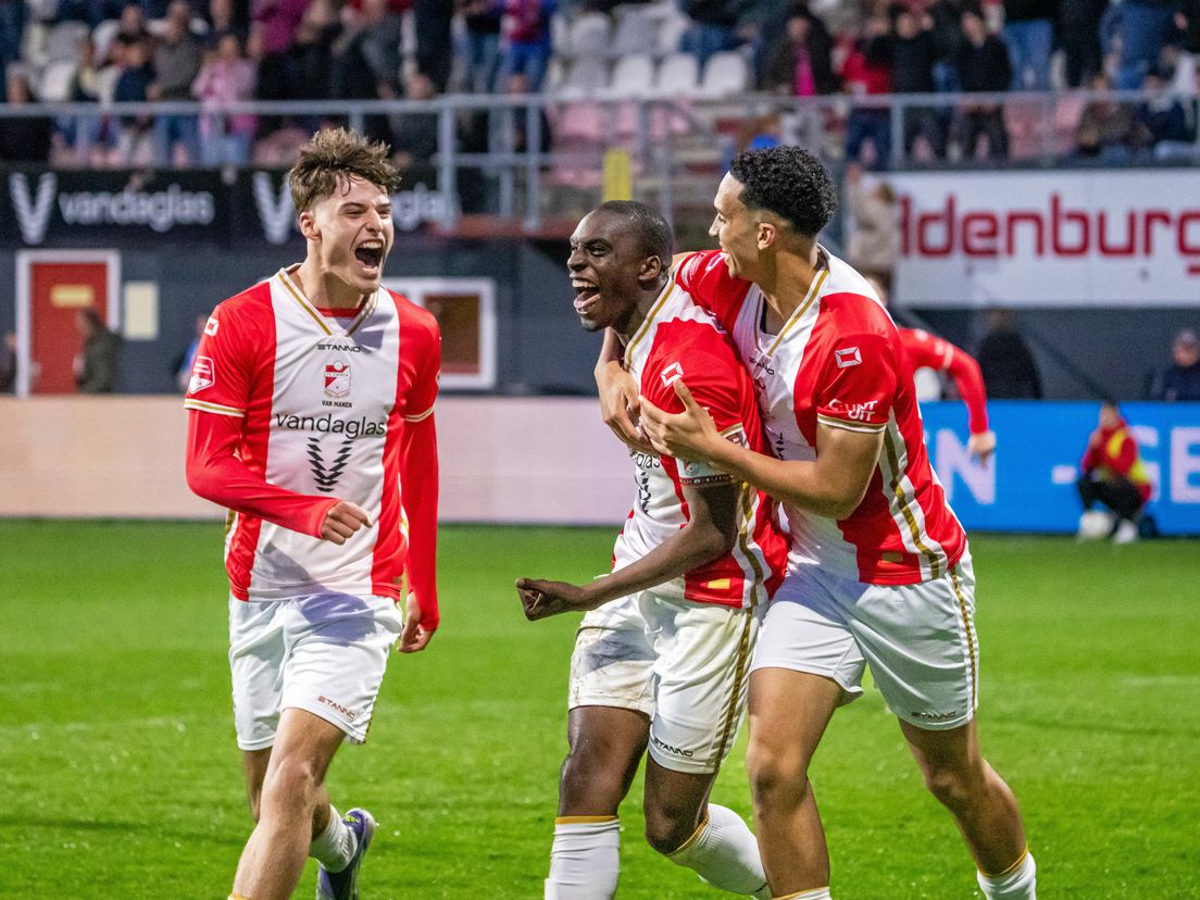 FC Emmen sluit moeizaam seizoen positief af met winst op De Graafschap