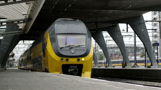Storing NS voorbij • botsing tussen scooter en auto