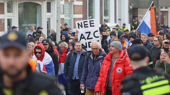 Live | Anti-immigratie-protest rustig verlopen - Tientallen arrestaties Nieuws