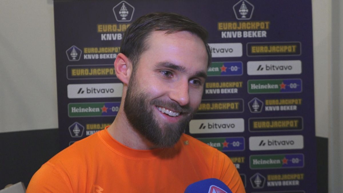 Levi Bouwense schiet Katwijk in 'thriller' tegen Vitesse naar bekerwinst