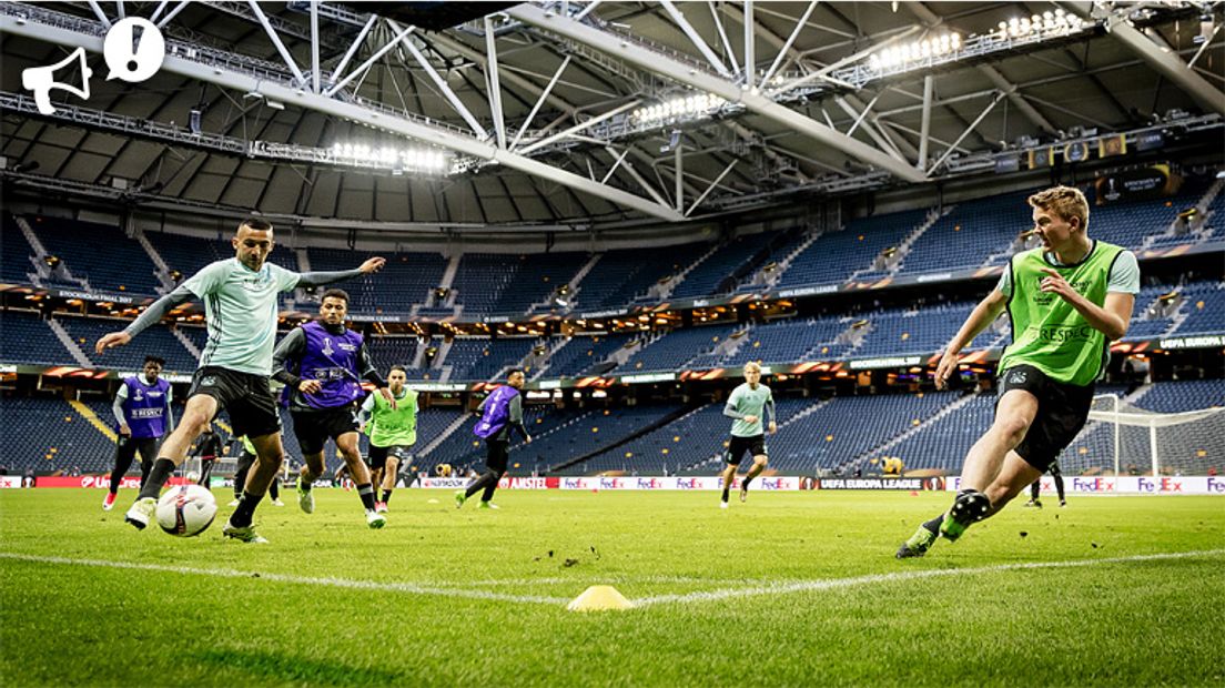 De selectie van Ajax traint in Stockholm (Rechten: ANP/Robin van Lonkhuijsen)