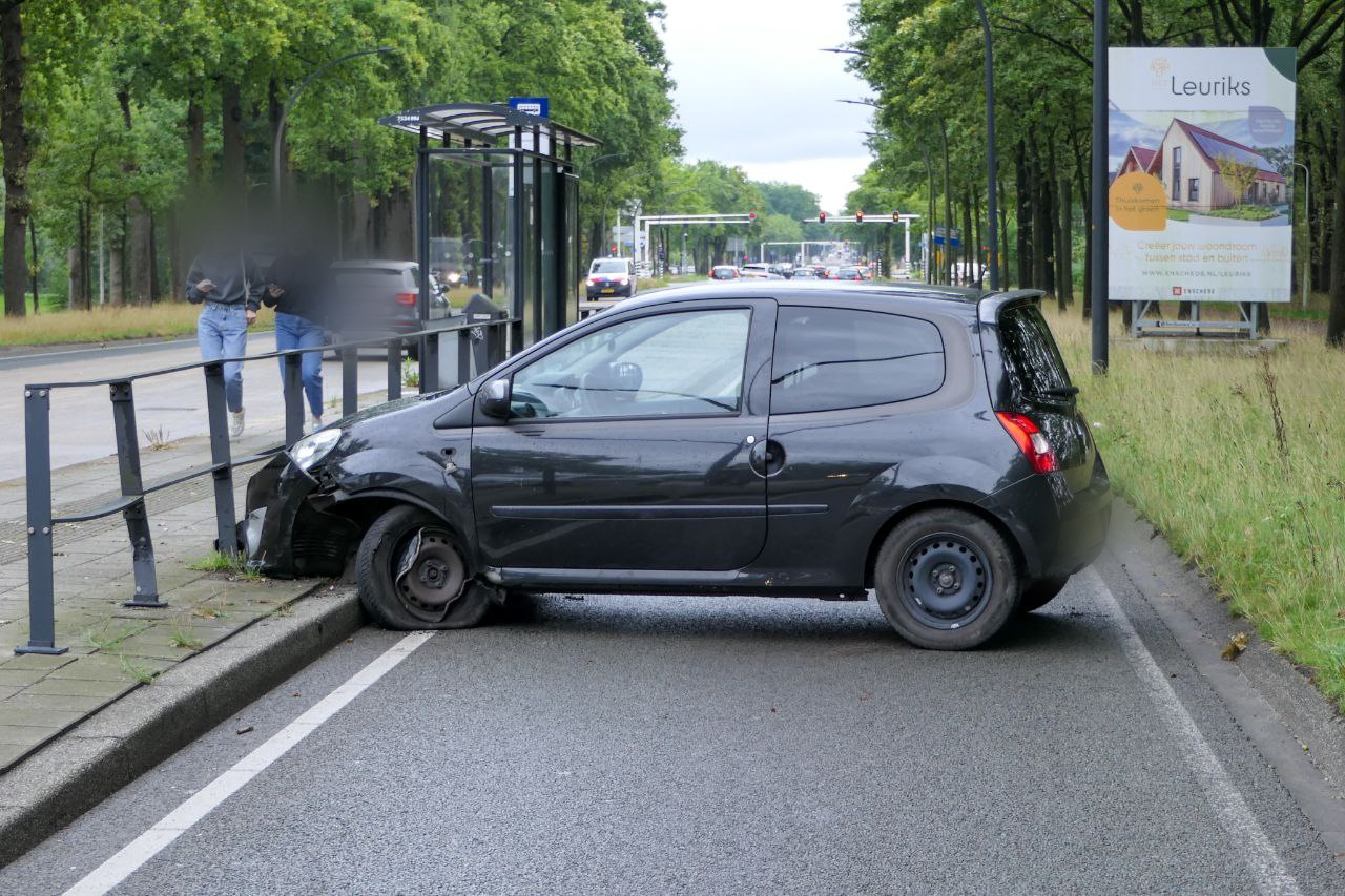 Twee gewonden bij vier ongevallen in Enschede kort na elkaar.