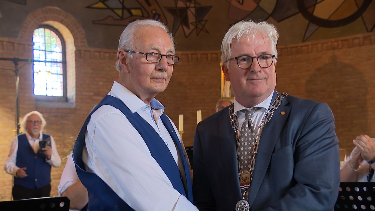 Walter Haers uit Philippine doet 70 jaar vrijwilligerswerk en ontvangt lintje