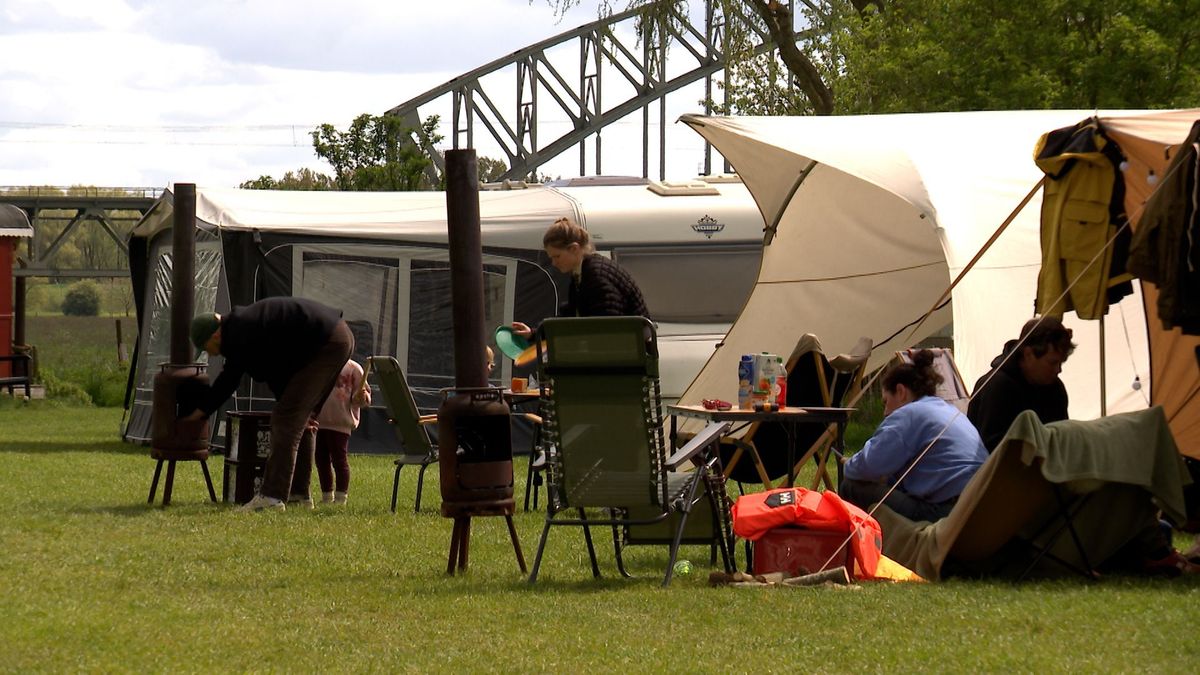 Vakantie in eigen land populair door lagere kosten: Gelderse campings raken vol