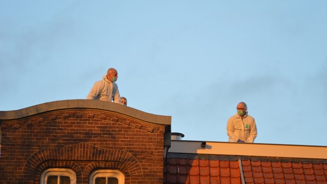 Politieonderzoek op het dak.