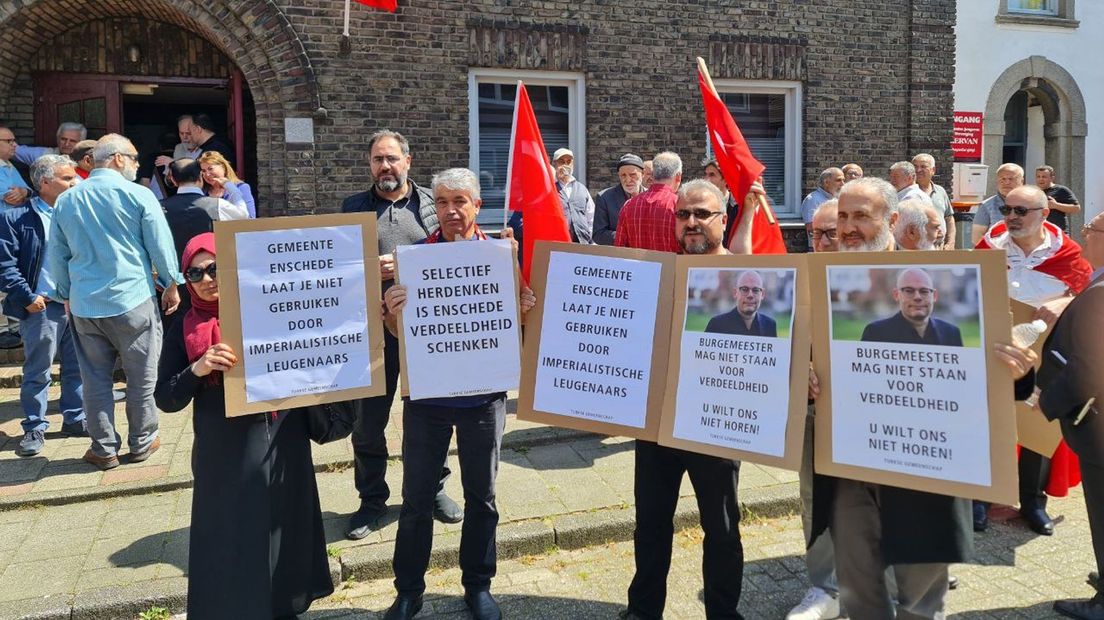 De demonstranten in Enschede