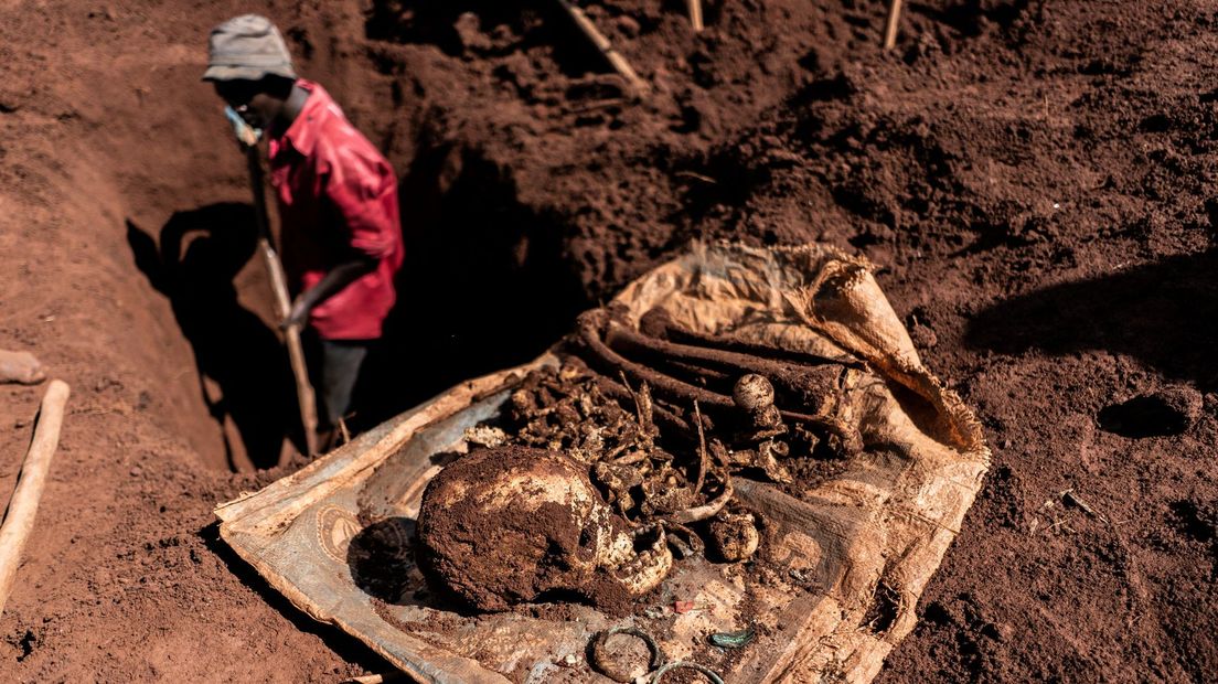 Resten van slachtoffers van de volkerenmoord op Tutsi's in 1994