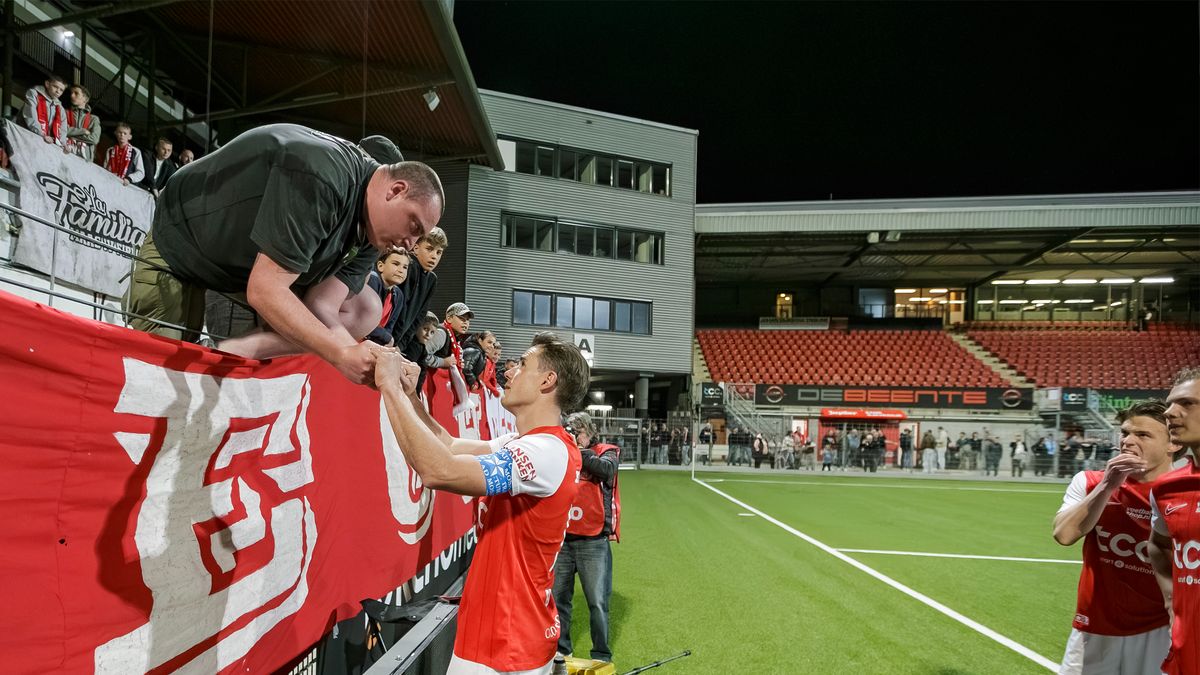 Toespraak van supporter raakt MVV-spits Braken: 'Ik ben supporter en toevallig ook voetballer'
