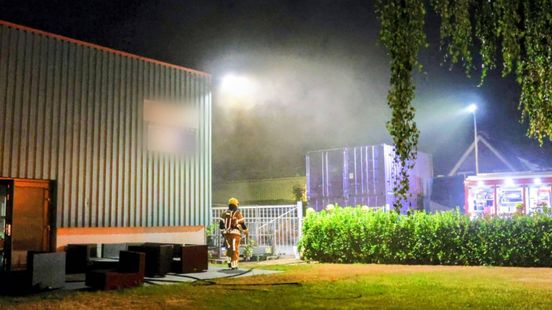 Brand bij bouwbedrijf • vlam in pan Nieuws