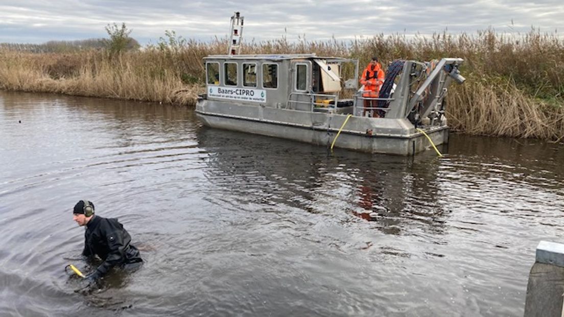 Duikers zijn op zoek tussen Waterlandkerkje en Cadzand