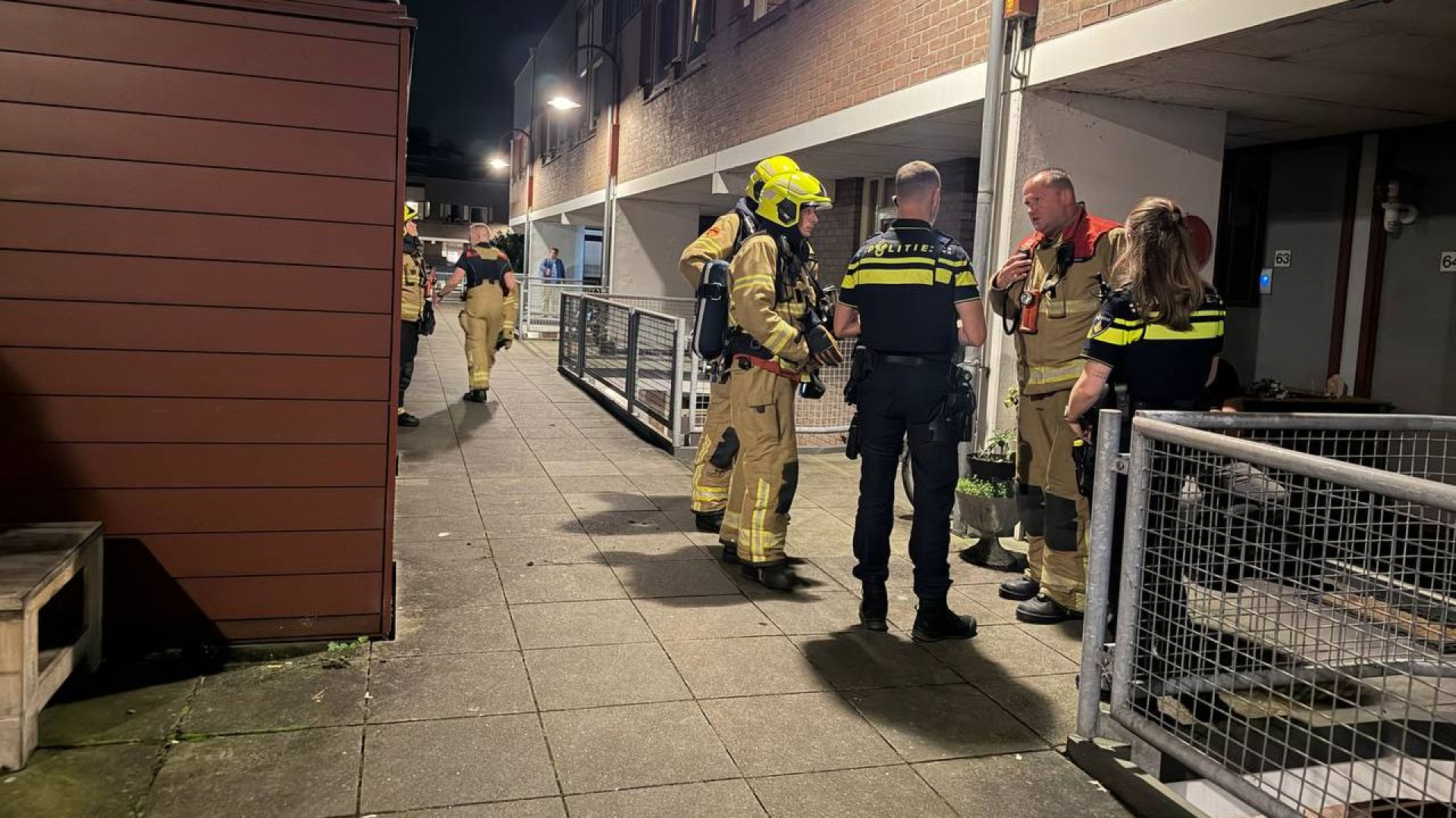 Bewoner slaapt door rook heen.
