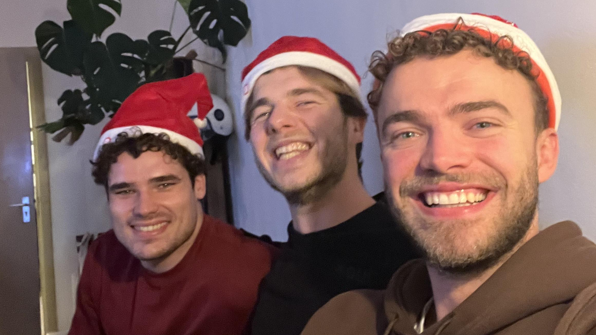 3 mannen nodigen onbekenden uit voor kerstavond: 'Niemand mag alleen zijn'