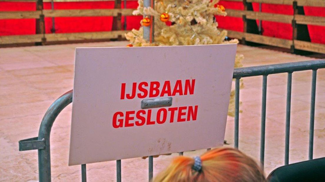 "IJsbaan gesloten" in Werkhoven.