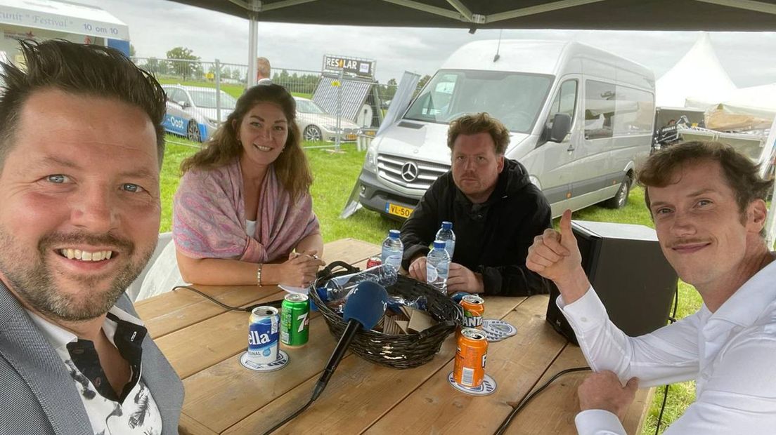 vlnr Geertjan Kloosterboer, Chantal Everaardt, Karel Smouter, Jos Ubels