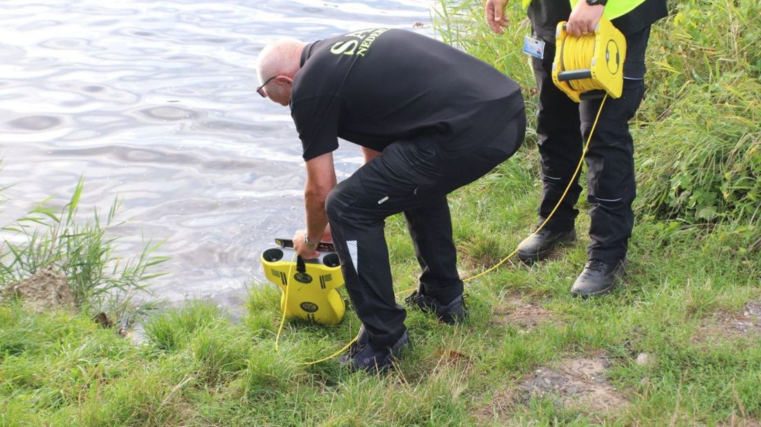 SAR zoekt met speciale apparatuur in de Westerveldse Kolk naar vermiste Zwollenaar