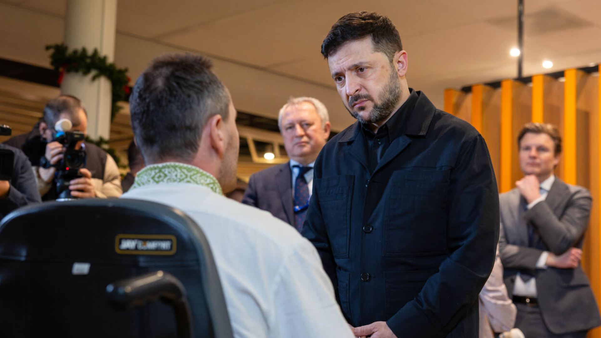 Oekraïense president Zelensky brengt bezoek aan militair revalidatiecentrum Doorn