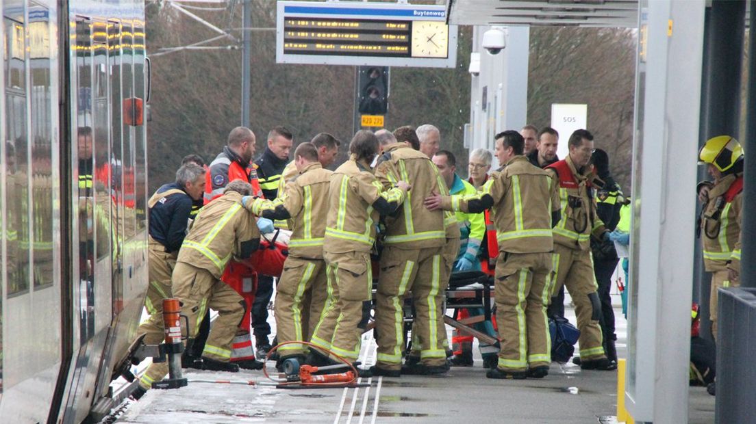 Het slachtoffer kwam onder de tram terecht op station Buytenwegh