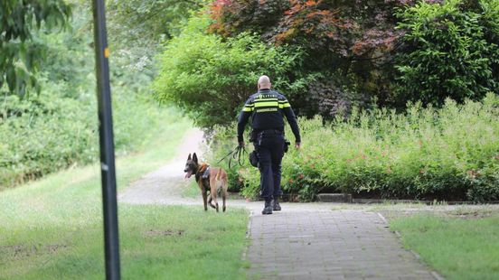 Man uit krappe kajuit gered • steekincident in woning