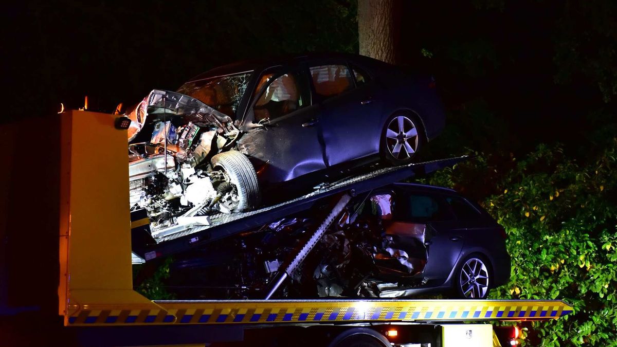 Auto belandt in talud na frontale botsing in Meijel