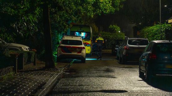 Explosie bij woning, man naar ziekenhuis