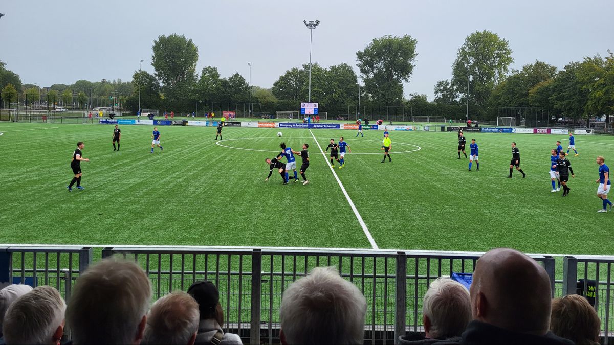 Kampong struikelt in de vierde divisie over Hollandia