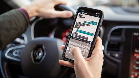 Grote politieactie: 231 bestuurders betrapt met mobieltje achter het stuur Home