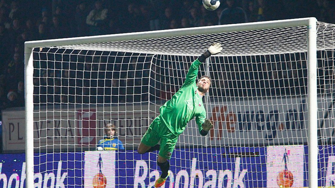 Keeper Menno Heus hield Utrecht lang in de wedstrijd.