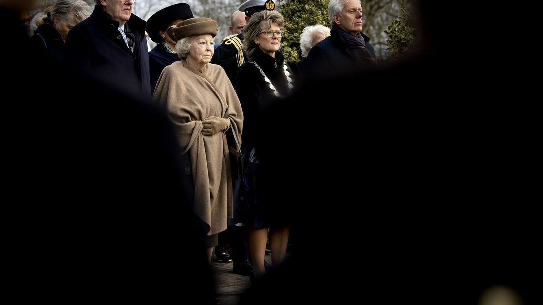 Prinses Beatrix was bij de herdenking van de Watersnoodramp in Oude-Tonge