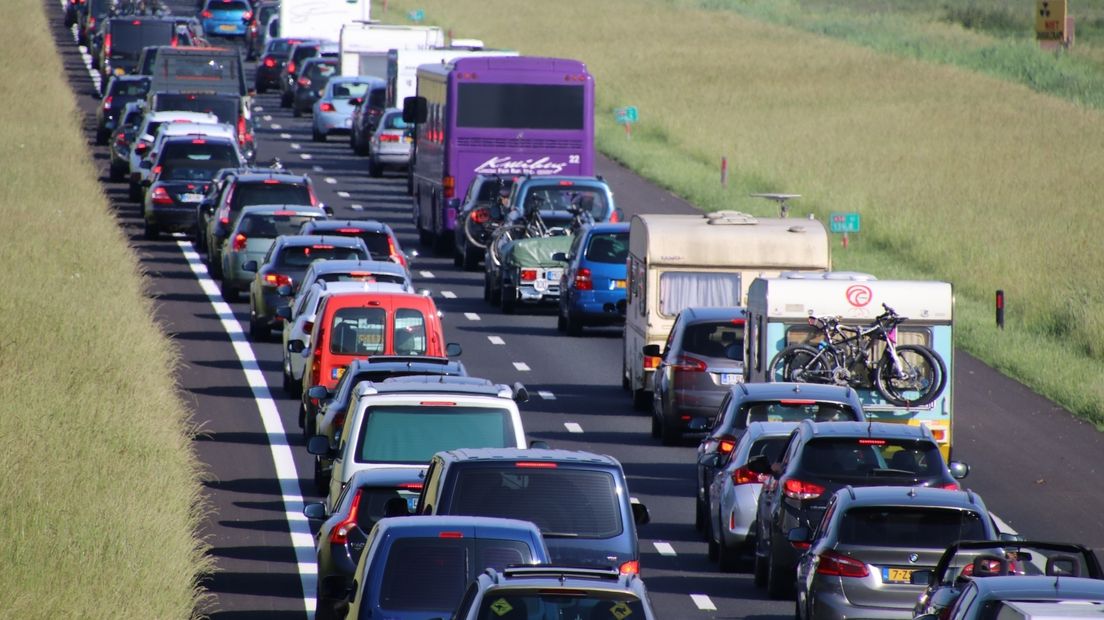 Archieffoto van een  file op de A58.