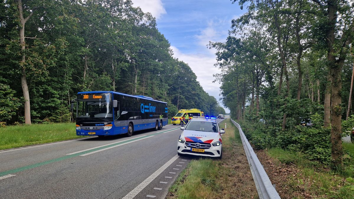 Botsing tussen meerdere auto's op N34 tussen Odoorn en Exloo