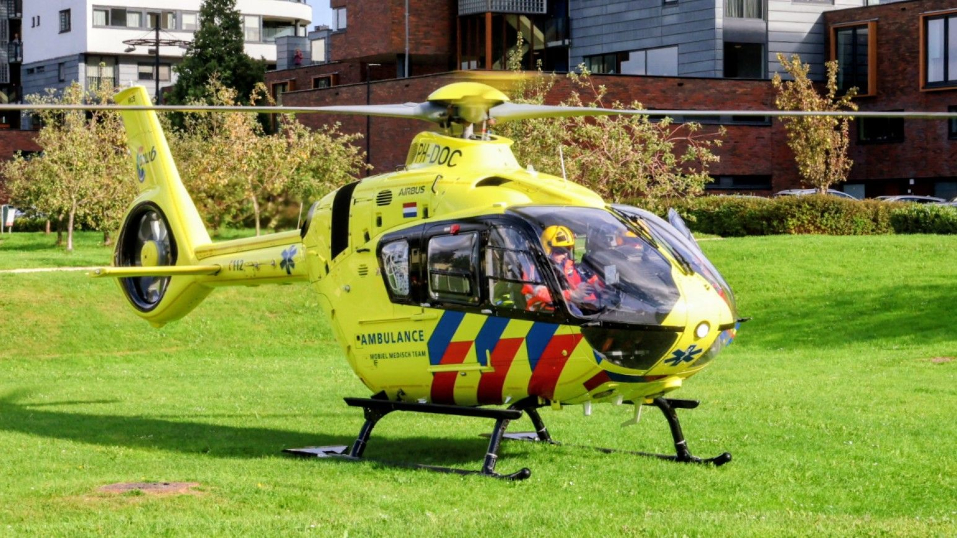 Een traumahelikopter landde in de buurt.